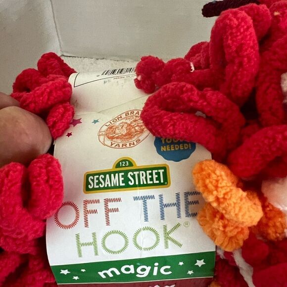 Lion Brand Yarn Sesame Street Off The Hook Fuzzy Friends Elmo 2 Skeins - Picture 4 of 5